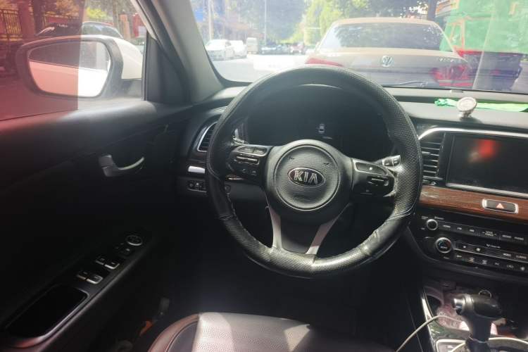 Used Kia K3 (Kai Shen) 2017 1.8L Automatic GLS Steering Wheel