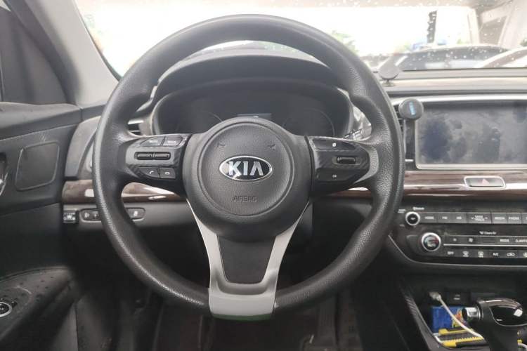 Used Kia K3 (Kai Shen) 2017 1.8L Automatic GLS Steering Wheel