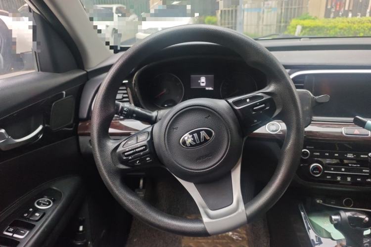 Used Kia K3 (Kai Shen) 2017 1.8L Automatic GLS Steering Wheel