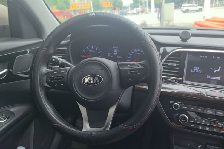 Used Kia K3 (Kai Shen) 2017 1.8L Automatic GLS Steering Wheel