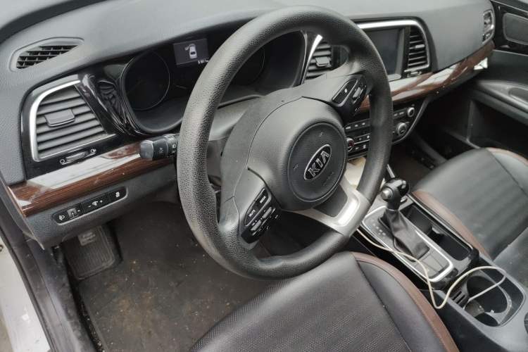 Used Kia K3 (Kai Shen) 2017 1.8L Automatic GLS Steering Wheel