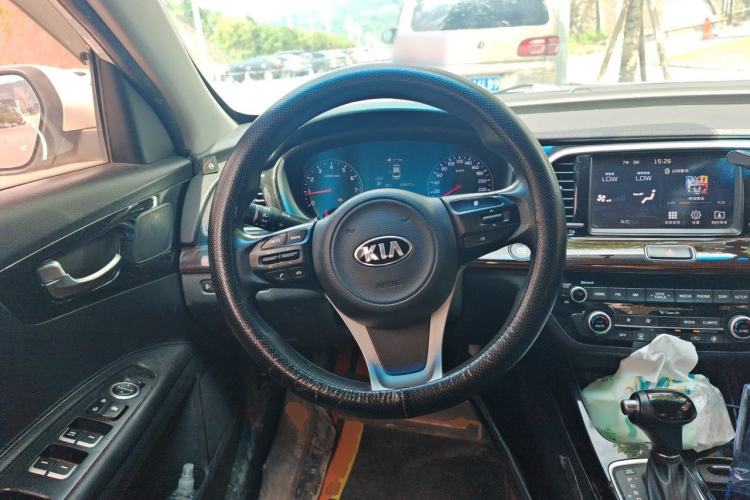 Used Kia K3 (Kai Shen) 2017 1.8L Automatic GLS Steering Wheel
