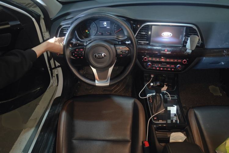 Used Kia K3 (Kai Shen) 2017 1.8L Automatic GLS Steering Wheel