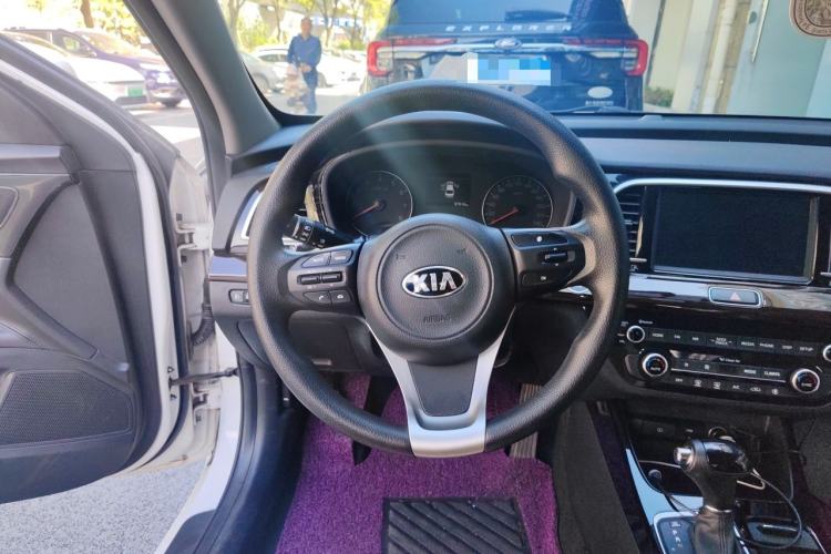 Used Kia K3 (Kai Shen) 2017 1.8L Automatic GLS Steering Wheel