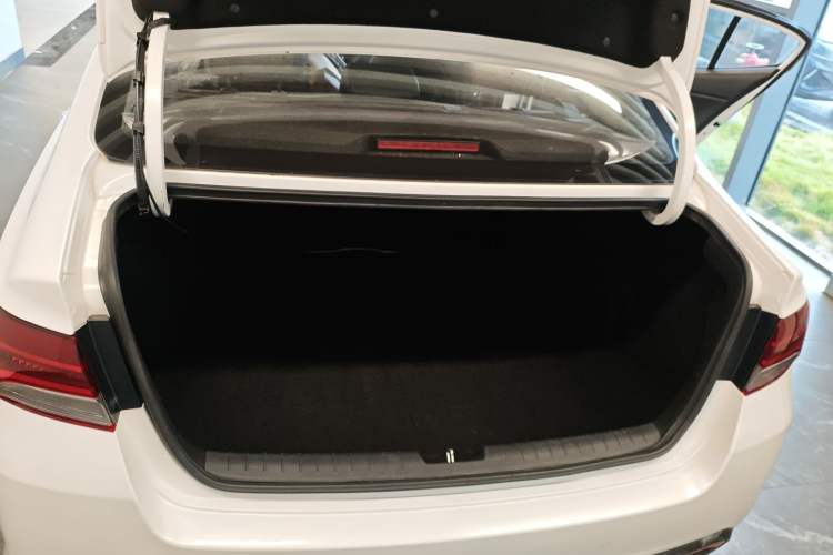 Used Kia K3 (Kai Shen) 2017 1.8L Automatic GLS Trunk