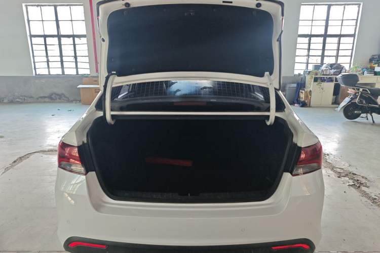 Used Kia K3 (Kai Shen) 2017 1.8L Automatic GLS Trunk