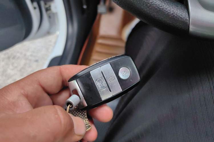 Used Kia K3 (Kai Shen) 2017 1.8L Automatic GLS Vehicle Key