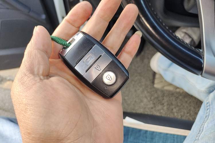 Used Kia K3 (Kai Shen) 2017 1.8L Automatic DLX Vehicle Key