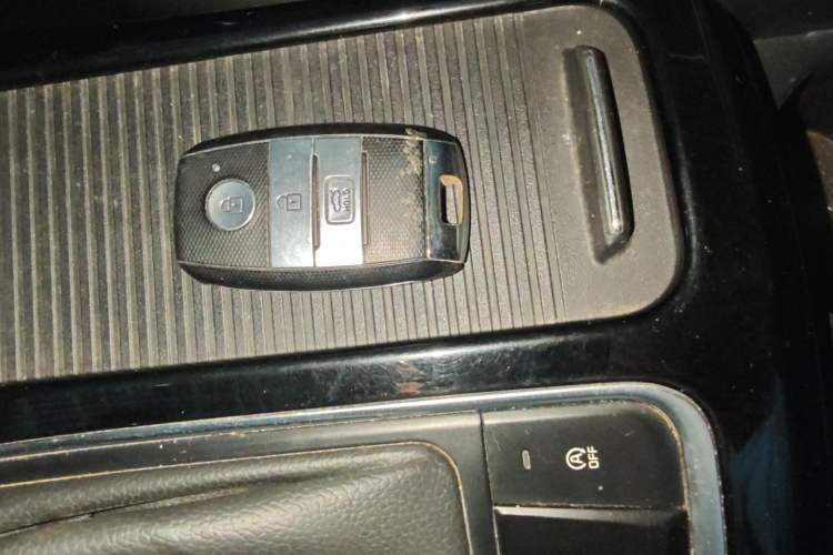 Used Kia K3 (Kai Shen) 2017 1.8L Automatic GLS Vehicle Key