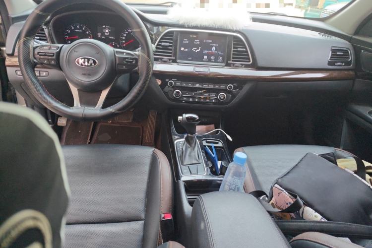 Used Kia K3 (Kai Shen) 2017 1.8L Automatic GLS Center Console