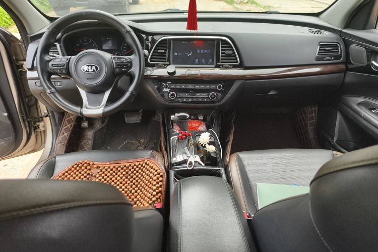 Used Kia K3 (Kai Shen) 2017 1.8L Automatic GLS Center Console