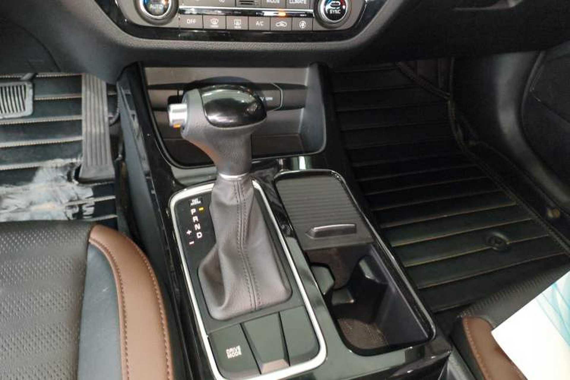 Used Kia K3 (Kai Shen) 2017 1.8L Automatic GLS Gear Lever