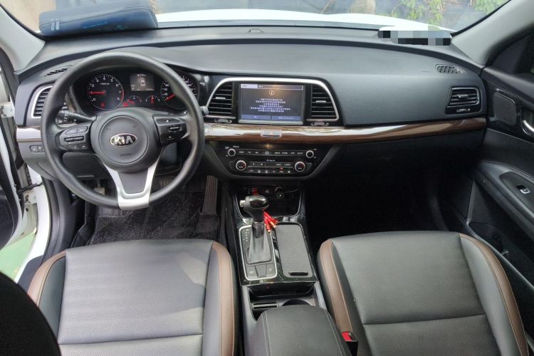Used Kia K3 (Kai Shen) 2019 1.8L Automatic GLS Center Console