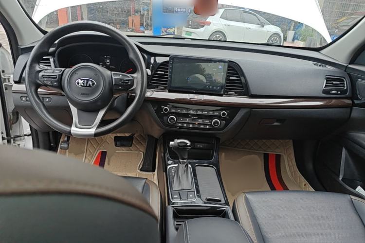 Used Kia K3 (Kai Shen) 2019 1.8L Automatic GLS Center Console