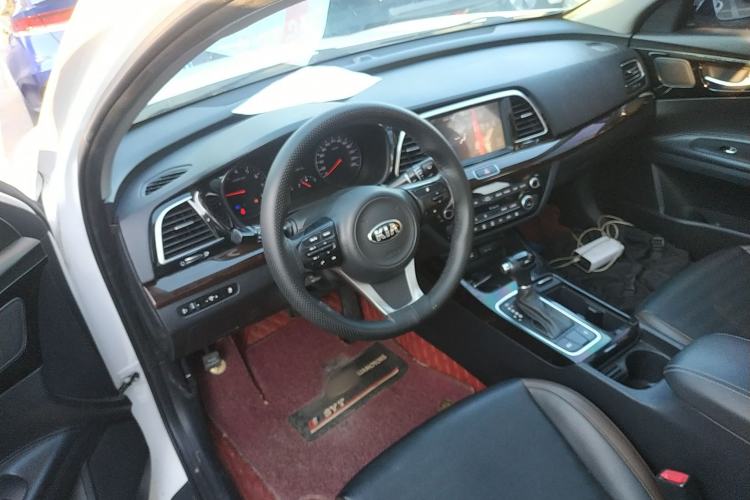 Used Kia K3 (Kai Shen) 2019 1.8L Automatic GLS Center Console