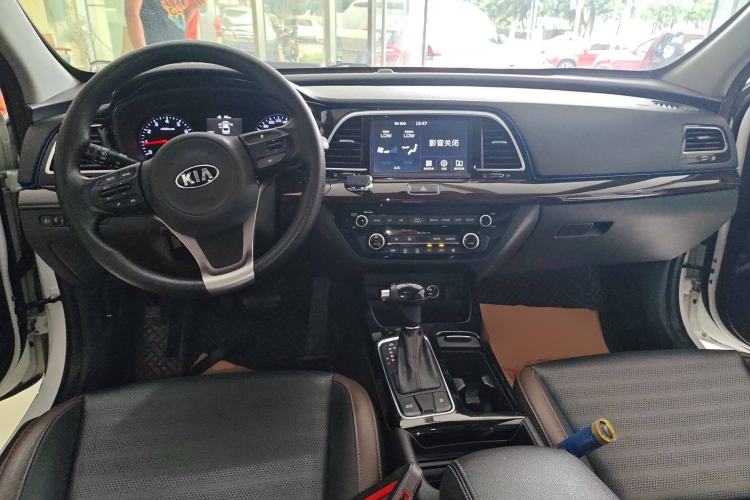 Used Kia K3 (Kai Shen) 2019 1.8L Automatic GLS Center Console