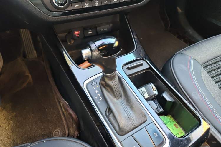 Used Kia K3 (Kai Shen) 2019 1.8L Automatic GLS Gear Lever