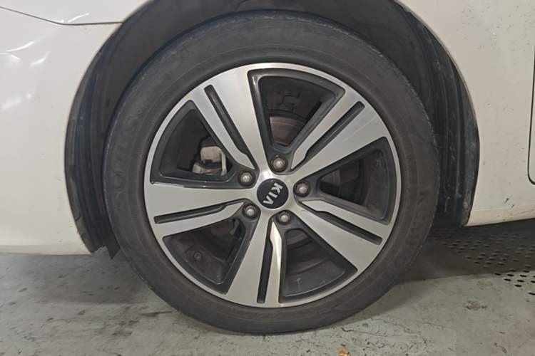 Used Kia K3 (Kai Shen) 2019 1.8L Automatic GLS Left Front Wheel Hub