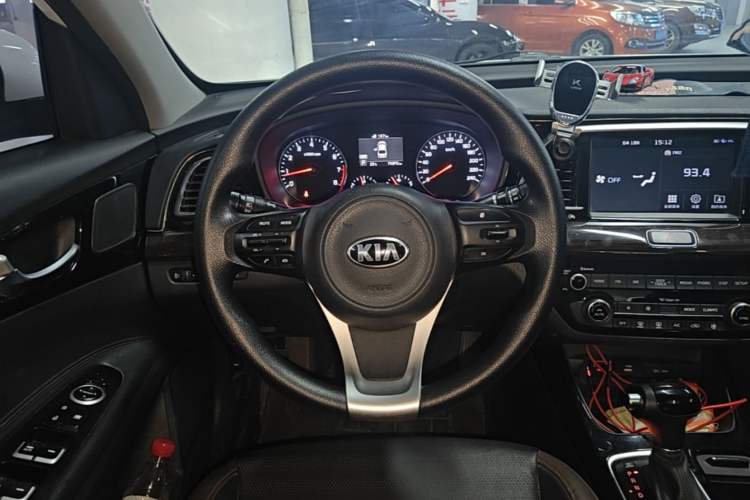 Used Kia K3 (Kai Shen) 2019 1.8L Automatic GLS Steering Wheel