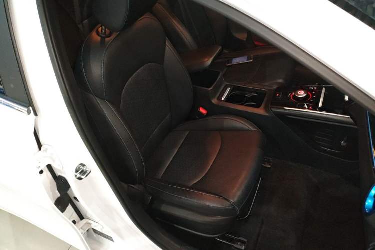Used Kia K3 New Energy 2021 EV Comfort Edition 410km Right Front Seat