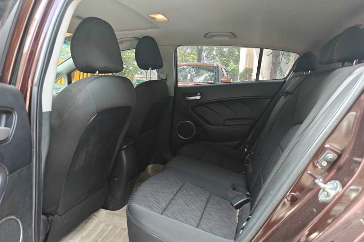 Used Kia K3S 2014 1.6L Automatic GLS Interior 3