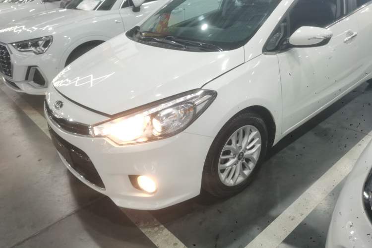 Used Kia K3S 2014 1.6L Automatic GLS Left Front Headlight