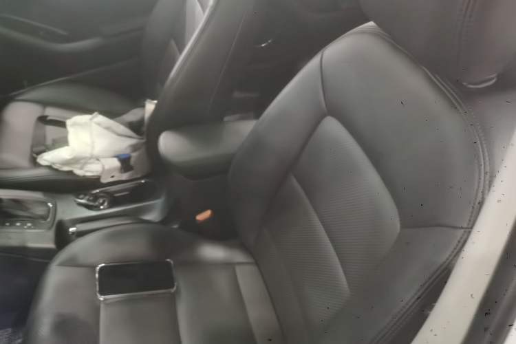 Used Kia K3S 2014 1.6L Automatic GLS Left Front Seat