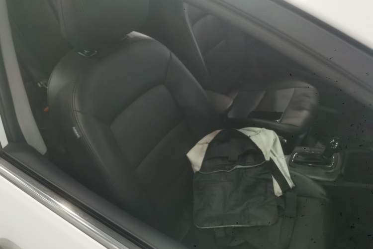 Used Kia K3S 2014 1.6L Automatic GLS Right Front Seat