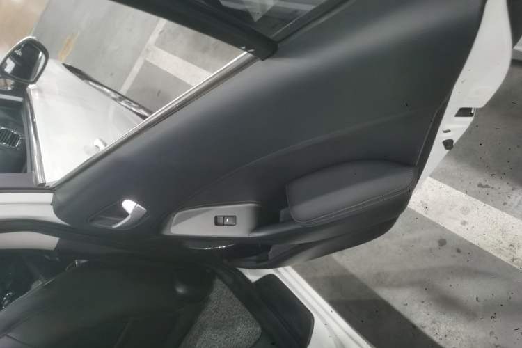 Used Kia K3S 2014 1.6L Automatic GLS Right Rear Door Interior