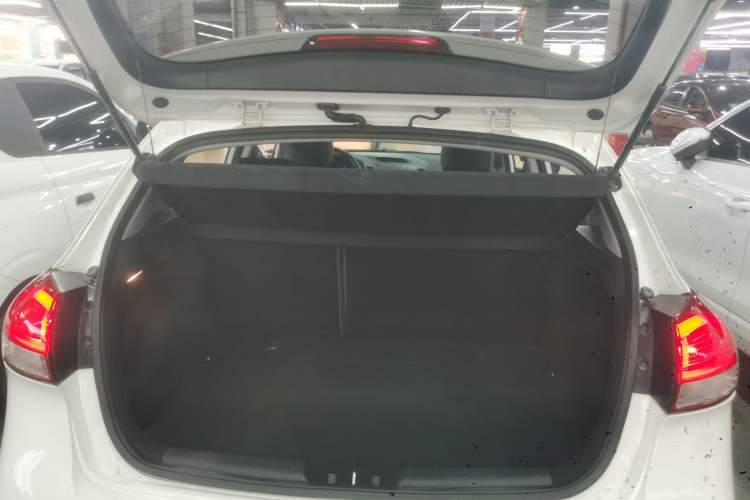 Used Kia K3S 2014 1.6L Automatic GLS Trunk