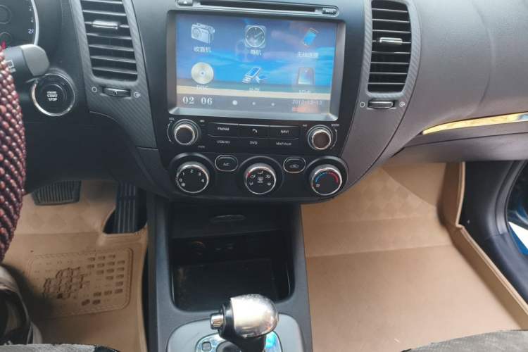 Used Kia K3S 2014 1.6L Automatic GLS Audio And AC Panel