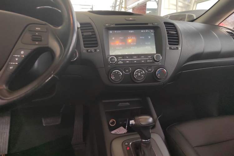 Used Kia K3S 2014 1.6L Automatic GLS Audio And AC Panel