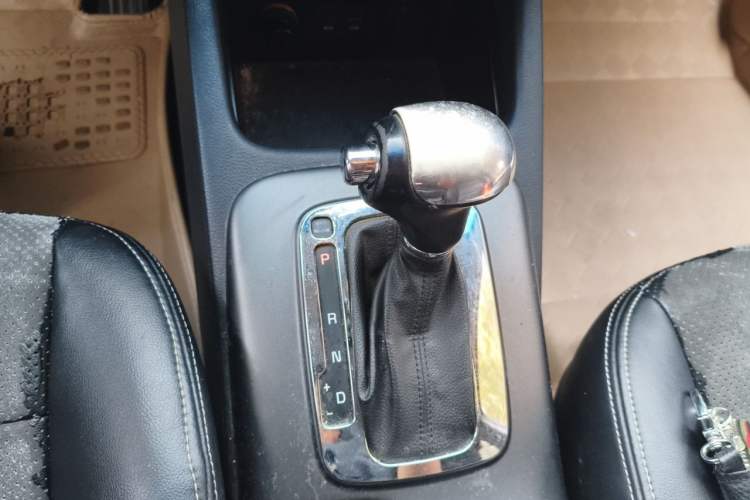 Used Kia K3S 2014 1.6L Automatic GLS Gear Lever