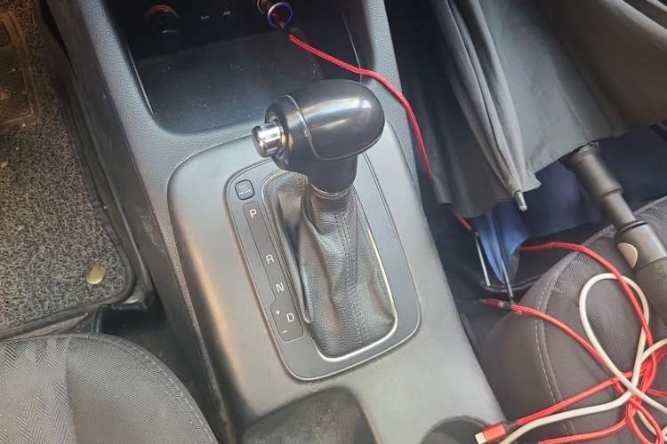 Used Kia K3S 2014 1.6L Automatic GLS Gear Lever