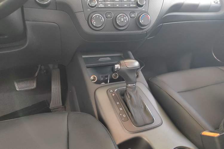 Used Kia K3S 2014 1.6L Automatic GLS Gear Lever