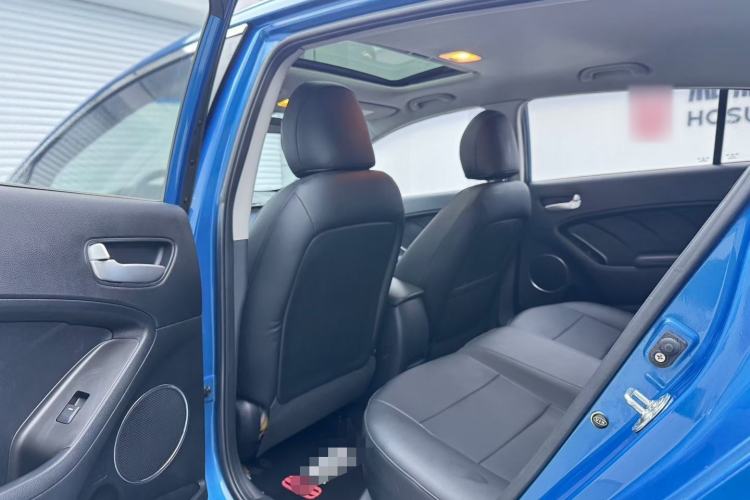 Used Kia K3S 2014 1.6L Automatic GLS Interior 3