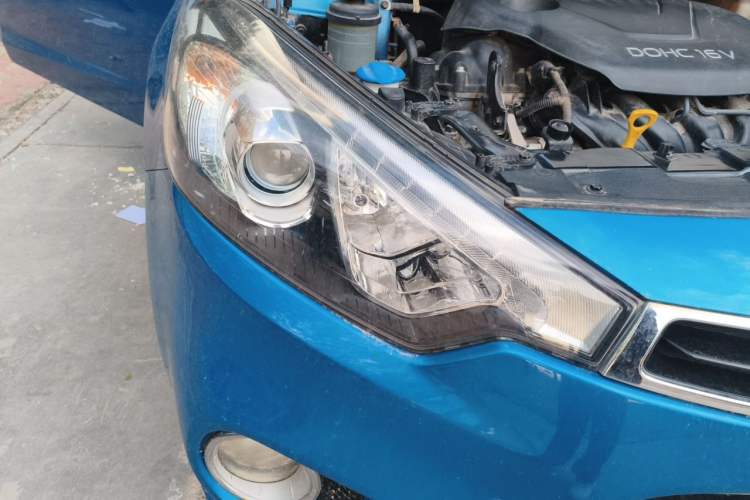 Used Kia K3S 2014 1.6L Automatic GLS Right Front Headlight