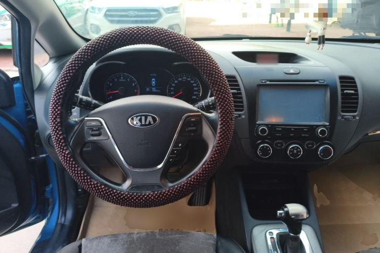 Used Kia K3S 2014 1.6L Automatic GLS Steering Wheel