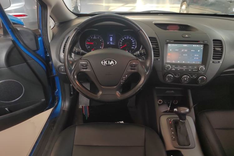 Used Kia K3S 2014 1.6L Automatic GLS Steering Wheel