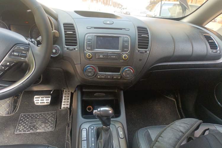 Used Kia K3S 2014 1.6L Automatic Premium Audio And AC Panel