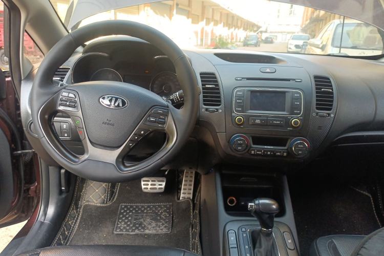 Used Kia K3S 2014 1.6L Automatic Premium Center Console