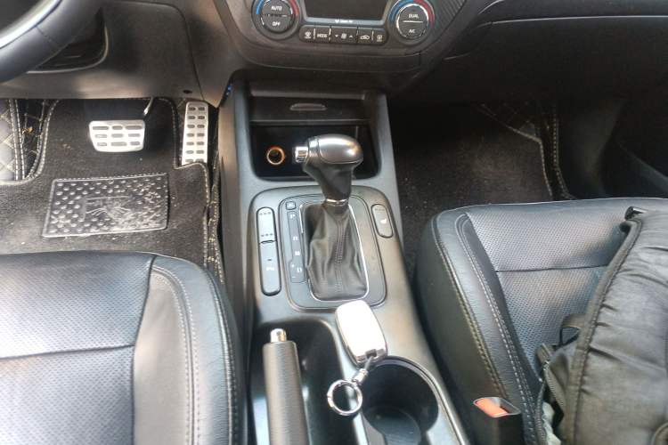 Used Kia K3S 2014 1.6L Automatic Premium Gear Lever
