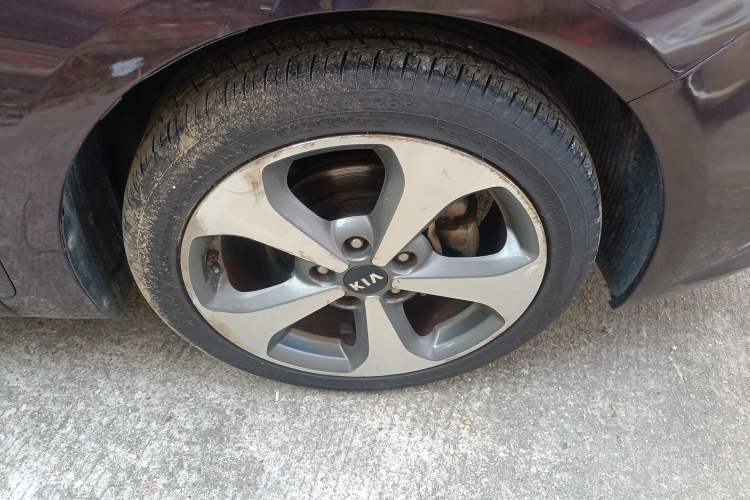 Used Kia K3S 2014 1.6L Automatic Premium Right Rear Wheel Hub