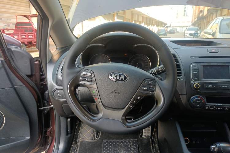 Used Kia K3S 2014 1.6L Automatic Premium Steering Wheel