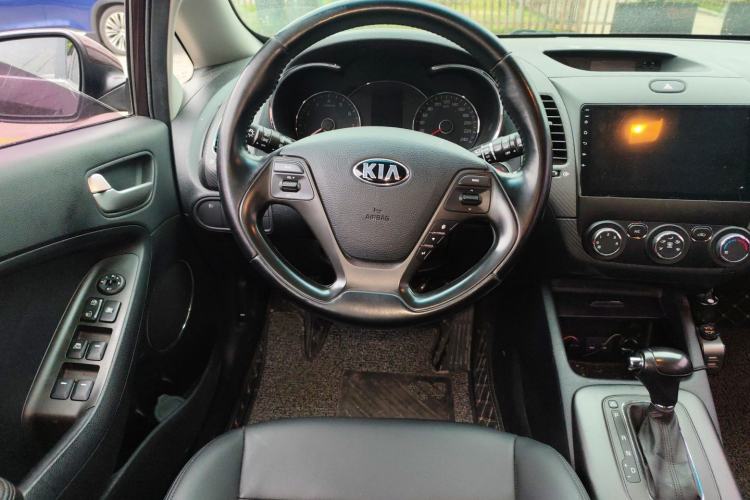 Used Kia K3S 2014 1.6L Automatic GLS Steering Wheel