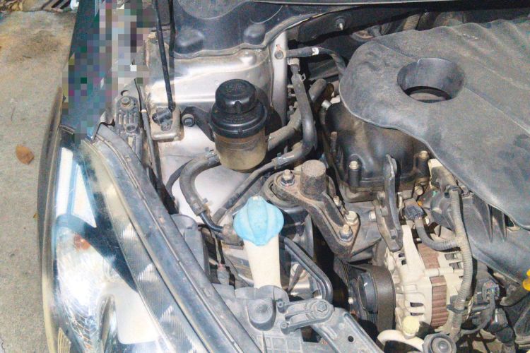 Used Kia K3S 2014 1.6L Automatic GLS Engine Bay Right