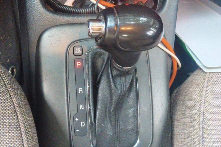 Used Kia K3S 2014 1.6L Automatic GLS Gear Lever