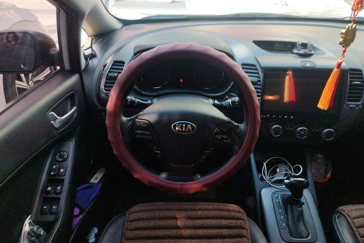Used Kia K3S 2014 1.6L Automatic Premium Steering Wheel