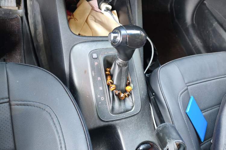 Used Kia K3S 2014 1.6L Automatic GLS Gear Lever