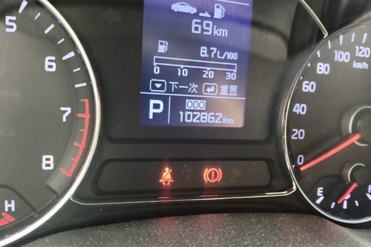 Used Kia K3S 2014 1.6L Automatic GL Odometer Close Up